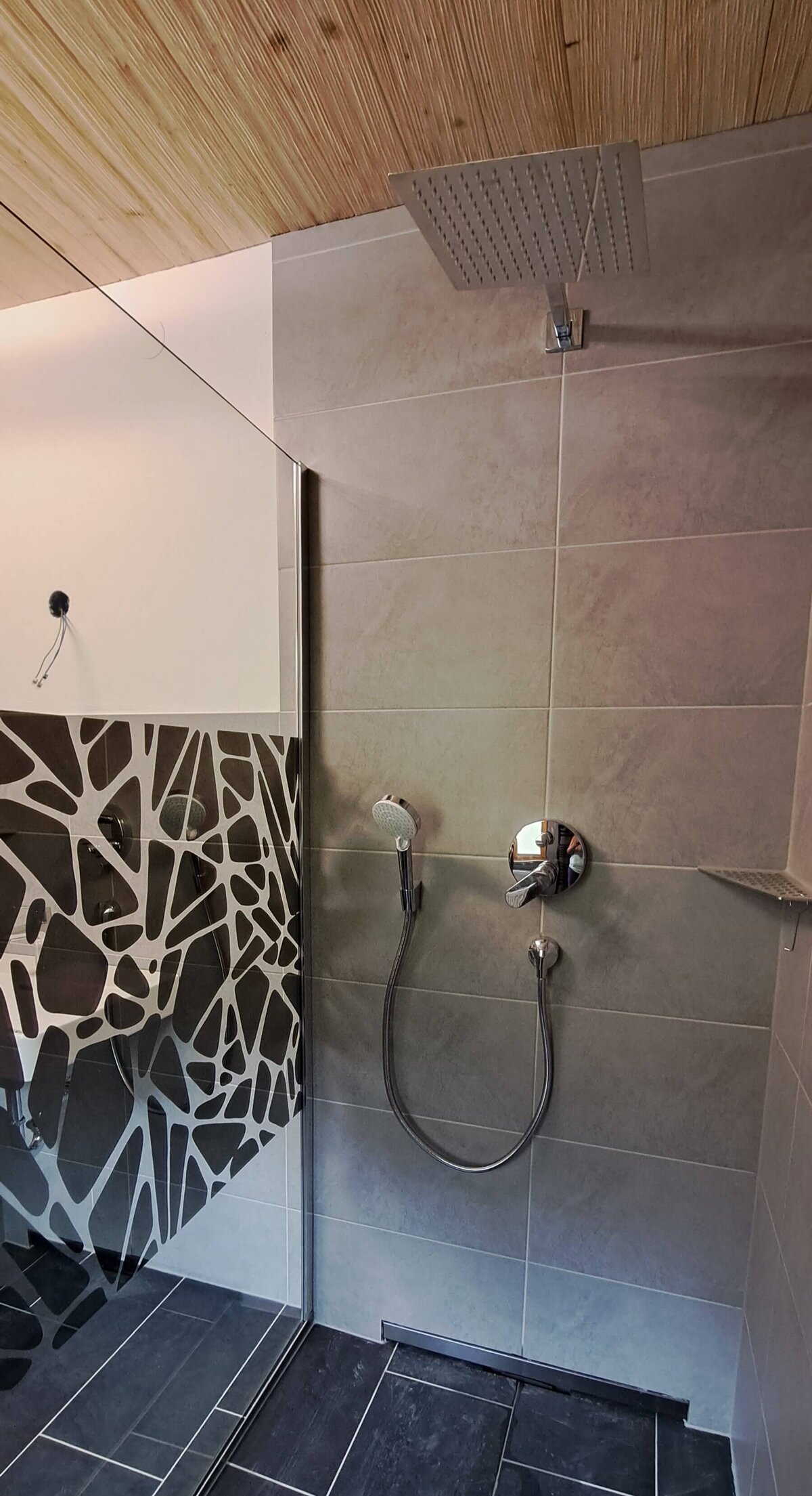 Große Walk-In Dusche