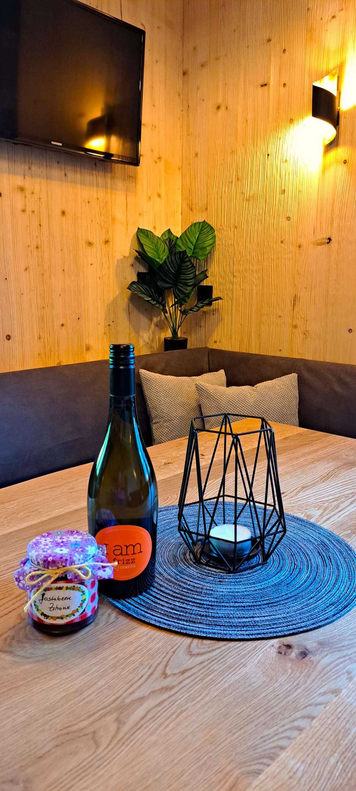 Gedeck Esstisch mit Sekt