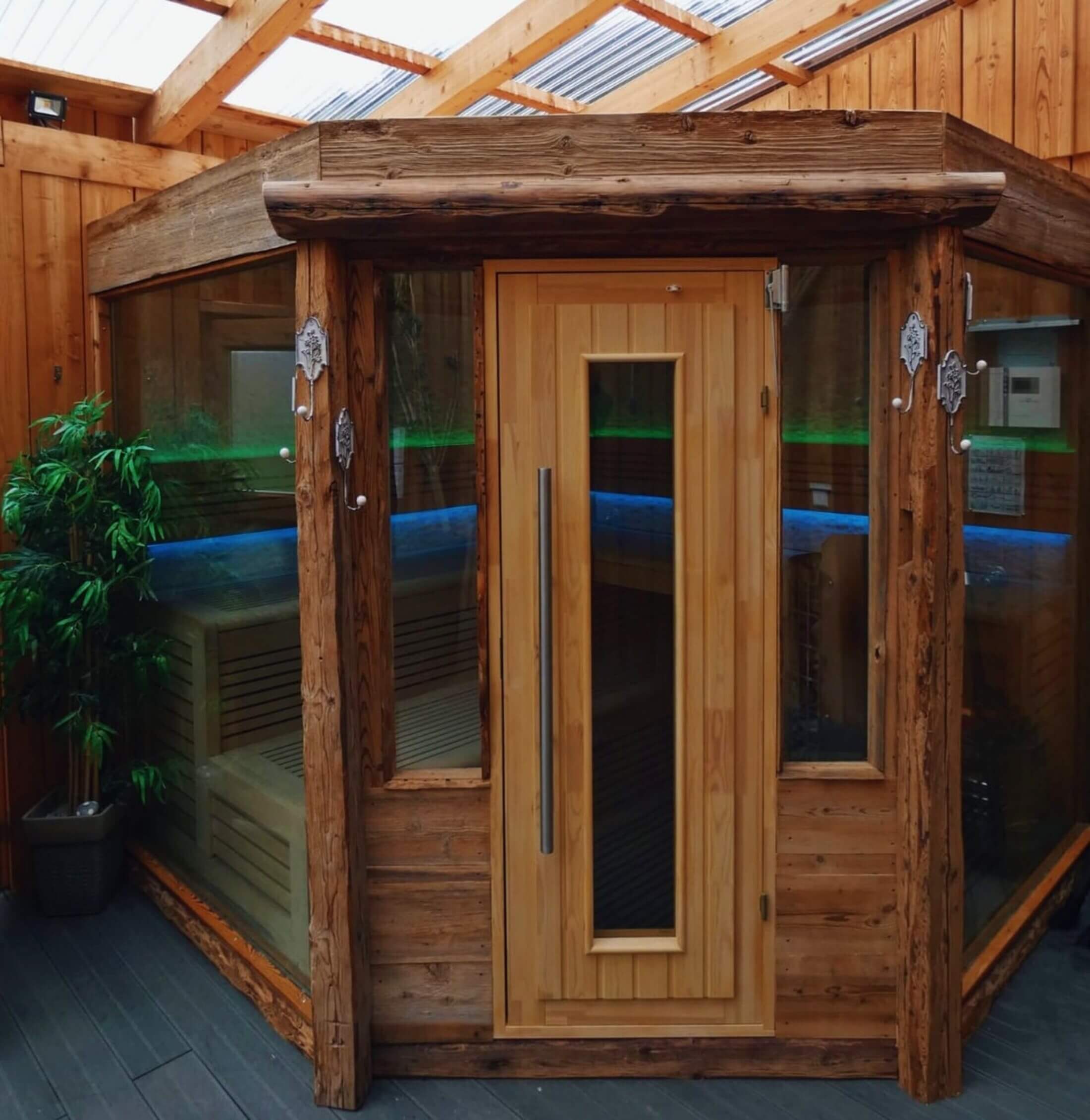 Wellnessbereich mit Sauna